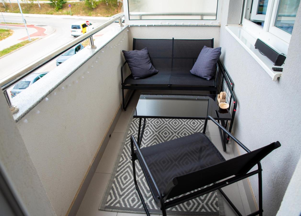 Athena Apartman Lukavica Ngoại thất bức ảnh